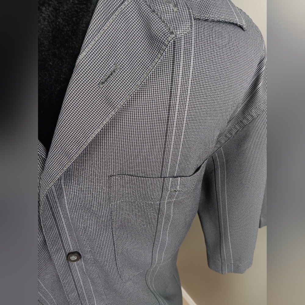 Button down, short sleeve shirt - Picture 3 of 4
